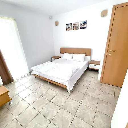 Emma And Armin & Garden