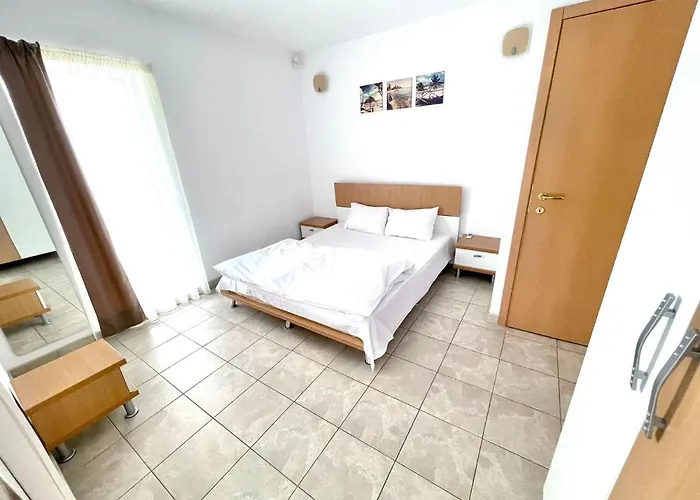 Emma And Armin & Garden