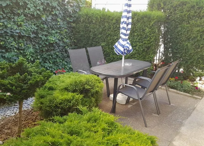 Emma And Armin & Garden